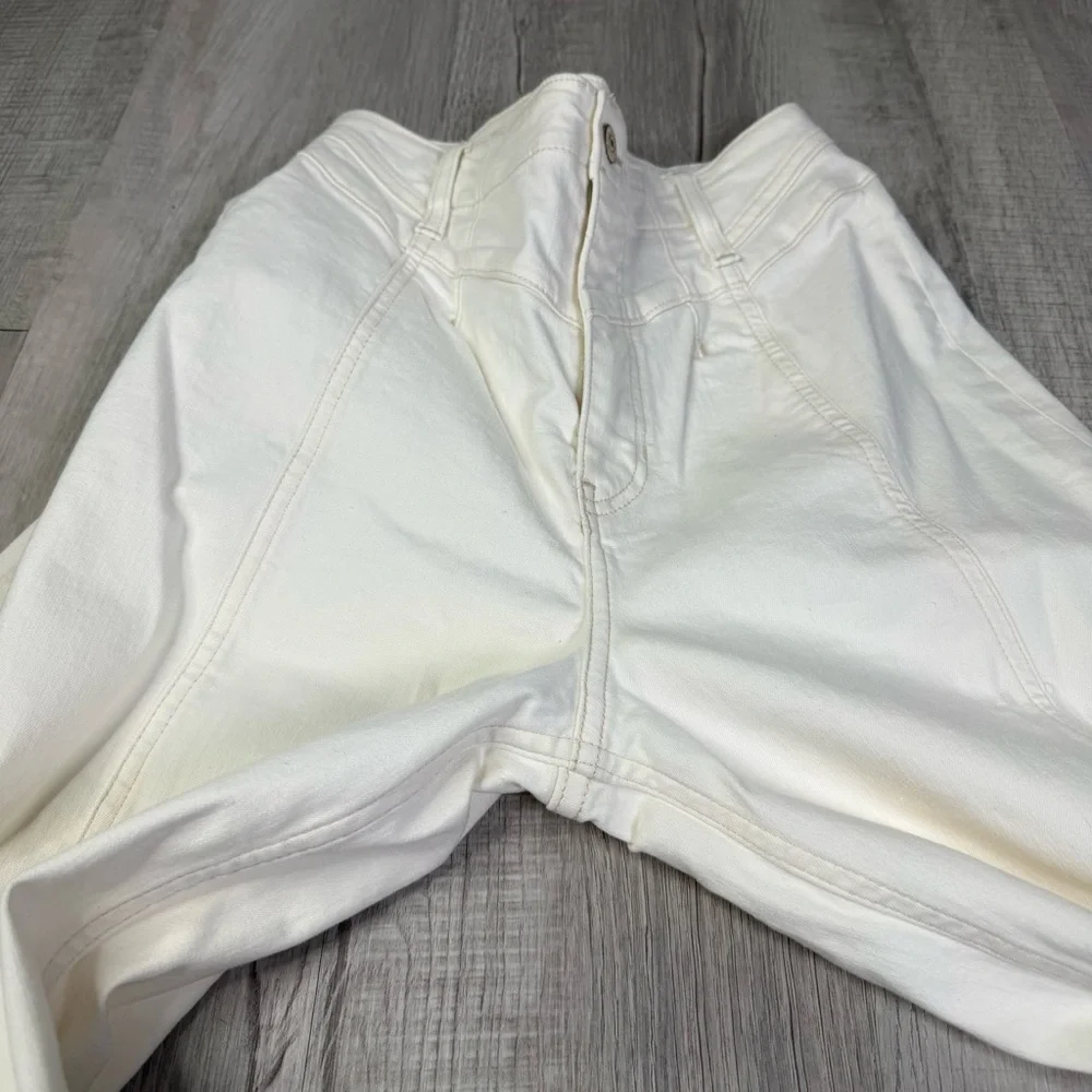 Free People closure easy